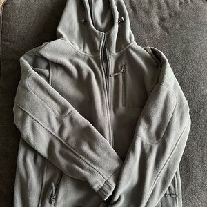 NWOT men’s Baerskin fleece